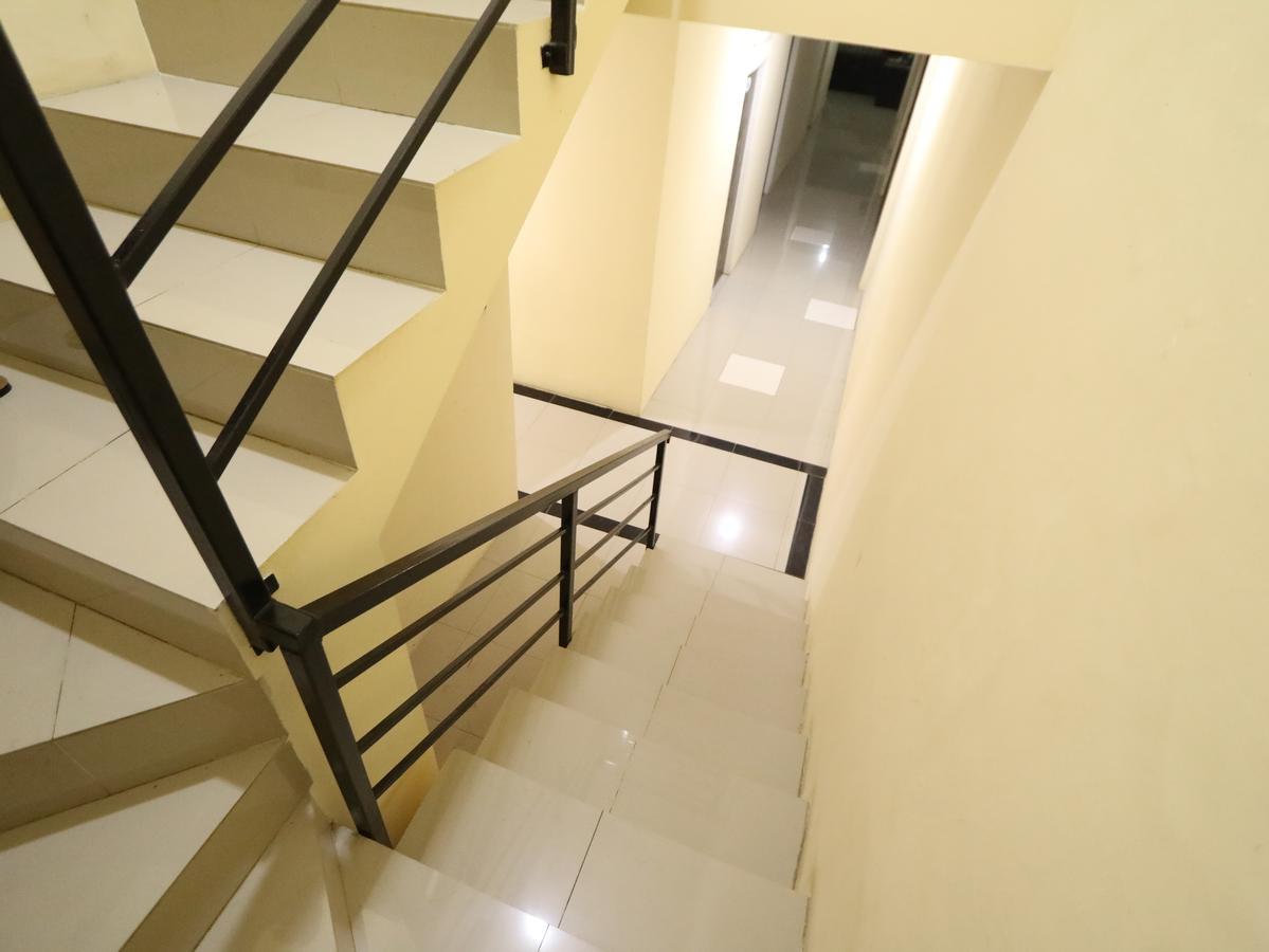 Kamar Keluarga Ungaran Hotel Jacarta Exterior foto